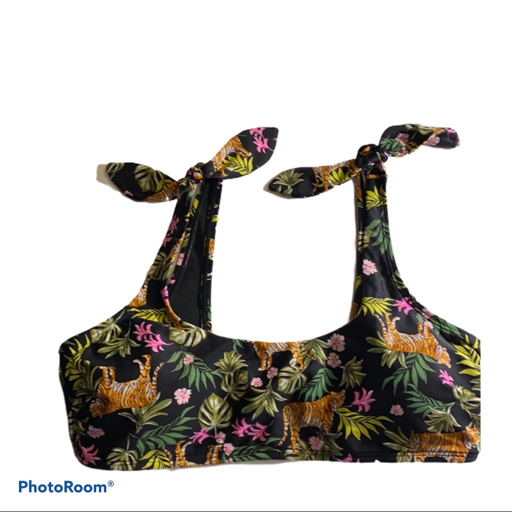 XHILARATION Black Floral/Tiger Print Bikini Top